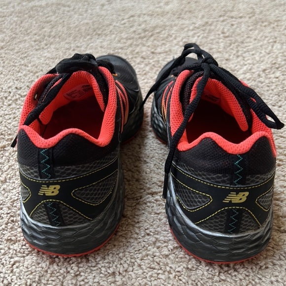 New Balance SZ 9 fresh foam Hierro running sneakers. - Picture 5 of 10